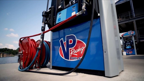 Performans Motorlarında Yakıt Seçimi: Oktan, Vuruntu ve Motor Sağlığı